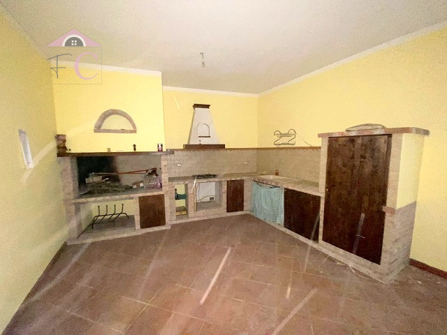casale dell800 ristrutturato con terreno pianeggiante 7.png